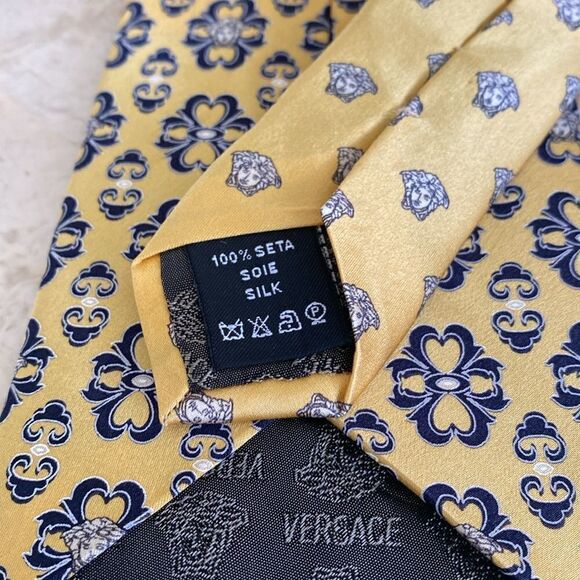 Versace 100% Silk Medusa Monogram Tie - Picture 9 of 10